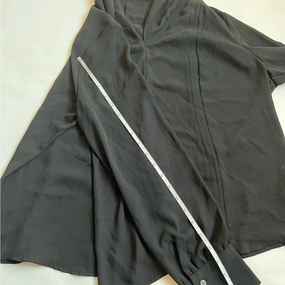Tahari Black Women’s Extra Large XL Top  Blouse AUTHENTIC NWT V- neck - Picture 6 of 9